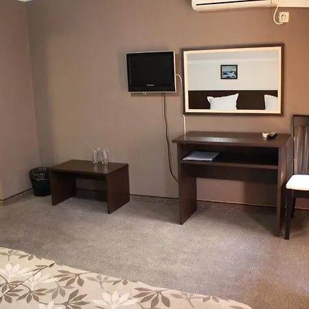 Lazur 3*